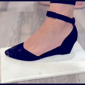CL by Chinese Laundry-Ankle strap heels 8 New
